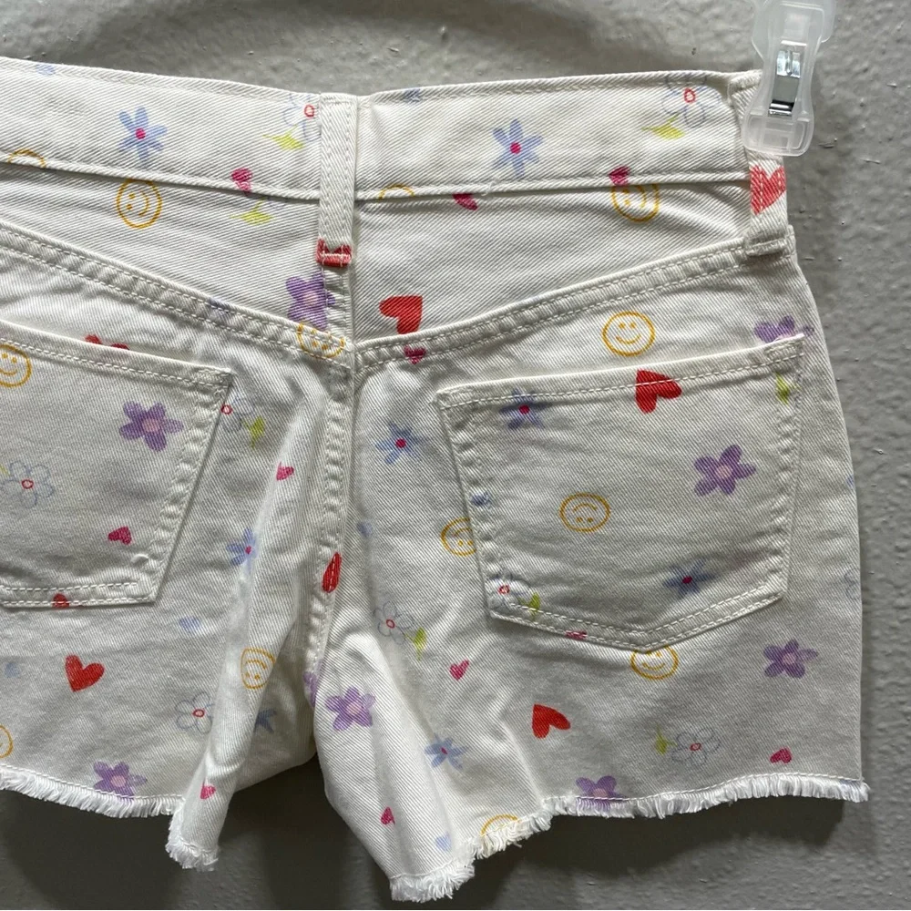 Old Navy White Shorts Flower-Smile Face Print High Rise Adjustable Waist Size 12 - Picture 9 of 16